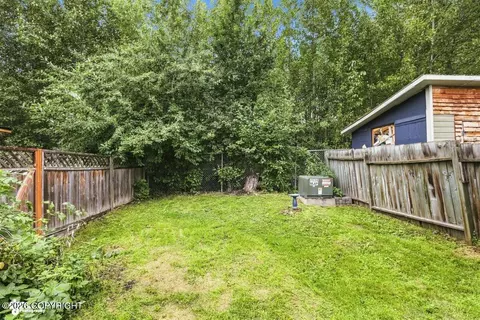 Exterior - 1065 E 17th Ave, Anchorage, AK 99501 photo 4 of 4