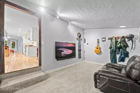 Entry Way - 20010 Constitution Dr, Eagle River, AK 99577 photo 5 of 10