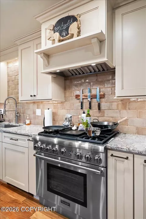 Kitchen - 20010 Constitution Dr, Eagle River, AK 99577 photo 13 of 27