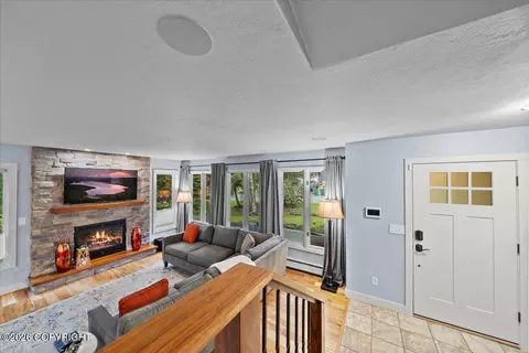 Entry Way - 20010 Constitution Dr, Eagle River, AK 99577 photo 4 of 10