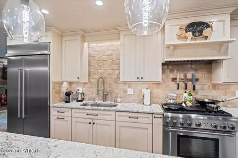 Kitchen - 20010 Constitution Dr, Eagle River, AK 99577 photo 10 of 27