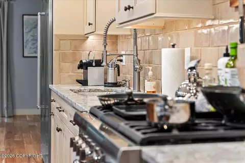 Kitchen - 20010 Constitution Dr, Eagle River, AK 99577 photo 21 of 27