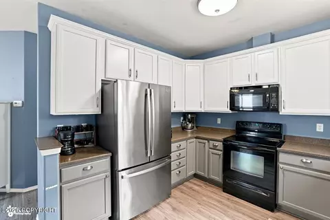 Kitchen - 20800 Trailhead Ave # 1, Eagle River, AK 99577 photo 3 of 4