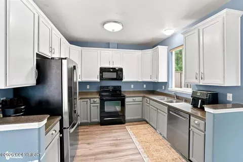 Kitchen - 20800 Trailhead Ave # 1, Eagle River, AK 99577 photo 2 of 4