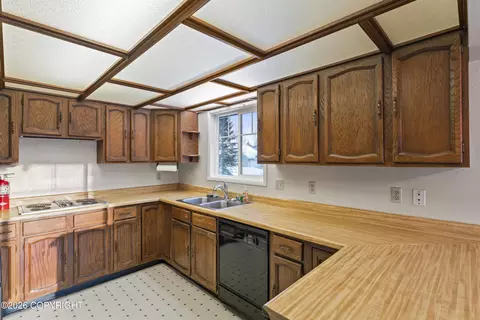 720 Lighthouse Ct, Anchorage, AK 99515 photo 14