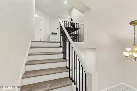 Entry Way - 10948 Sun Eagle Cir, Eagle River, AK 99577 photo 4 of 6