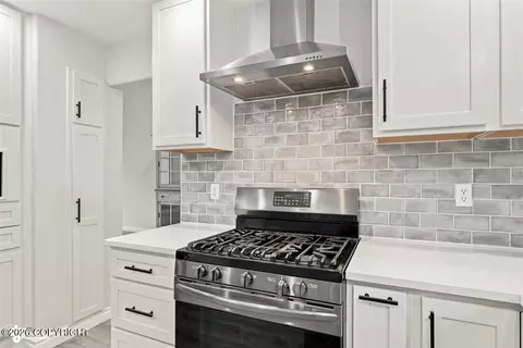 Kitchen - 10948 Sun Eagle Cir, Eagle River, AK 99577 photo 3 of 5