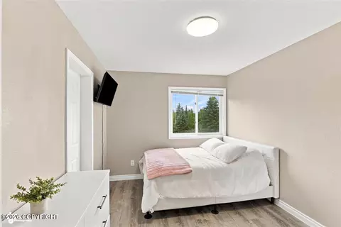 Bedroom - 10948 Sun Eagle Cir, Eagle River, AK 99577 photo 3 of 5