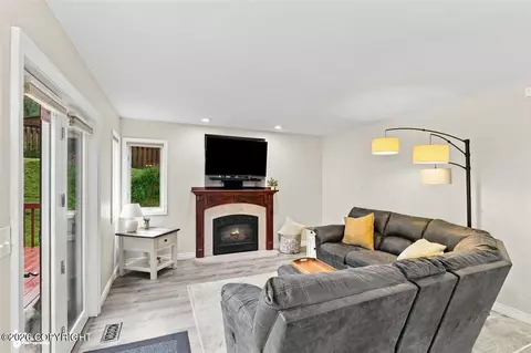 Living - 10948 Sun Eagle Cir, Eagle River, AK 99577 photo 2 of 3