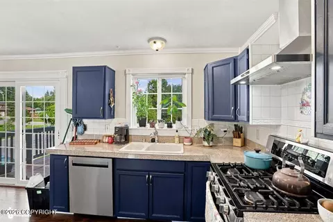 Kitchen - 6601 Eileen Cir, Anchorage, AK 99507 photo 5 of 6