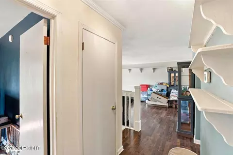 Entry Way - 6601 Eileen Cir, Anchorage, AK 99507 photo 3 of 4