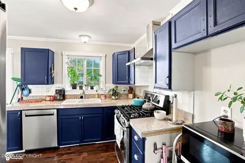 Kitchen - 6601 Eileen Cir, Anchorage, AK 99507 photo 4 of 6