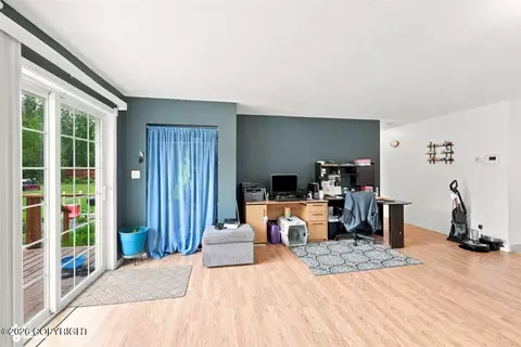Living - 2001 N Patsy St, Wasilla, AK 99654 photo 6 of 6