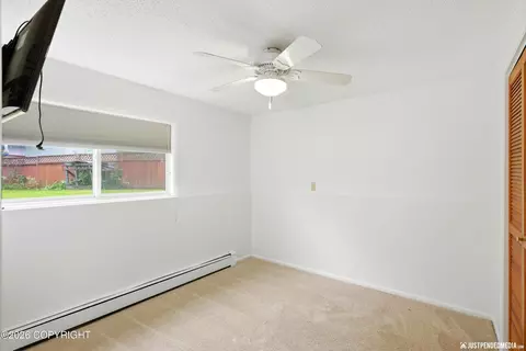 Bedroom - 2841 Bennett Ave, Anchorage, AK 99517 photo 7 of 9