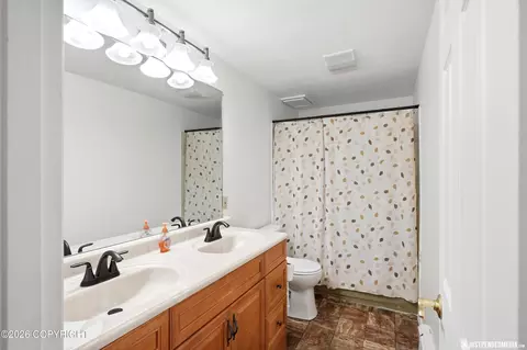 Bath - 2841 Bennett Ave, Anchorage, AK 99517 photo 2 of 2