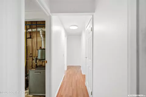 Entry Way - 2841 Bennett Ave, Anchorage, AK 99517 photo 5 of 5