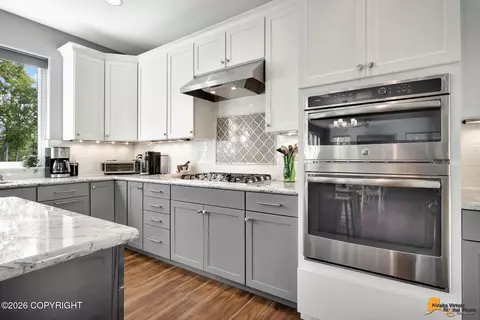 Kitchen - 8691 Turlock Dr, Eagle River, AK 99577 photo 4 of 6