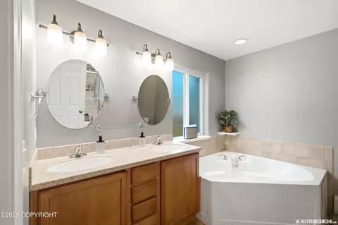 Bath - 20653 Mountain Vista Dr, Eagle River, AK 99577 photo 1 of 3