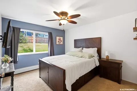 Bedroom - 20653 Mountain Vista Dr, Eagle River, AK 99577 photo 4 of 5