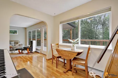 Dining - 3336 Upland Dr, Anchorage, AK 99504 photo 1 of 2