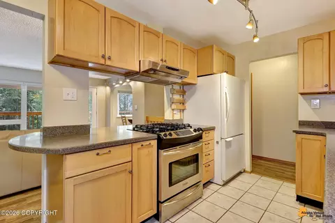 Kitchen - 3336 Upland Dr, Anchorage, AK 99504 photo 3 of 5