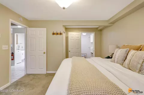 Bedroom - 3336 Upland Dr, Anchorage, AK 99504 photo 5 of 6