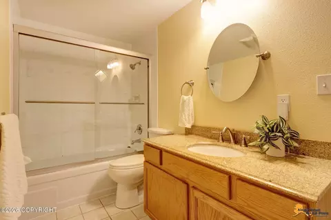 Bath - 3336 Upland Dr, Anchorage, AK 99504 photo 2 of 2