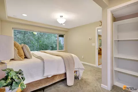 Bedroom - 3336 Upland Dr, Anchorage, AK 99504 photo 6 of 6