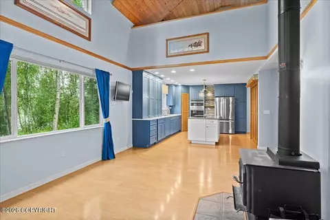 Living - 24102 W Fighting Five Cir, Willow, AK 99688 photo 3 of 6