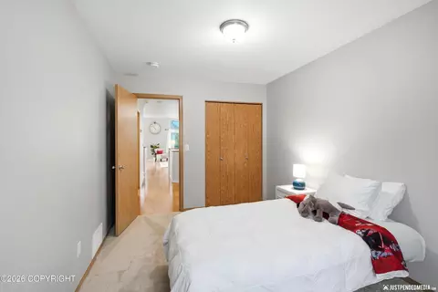 Bedroom - 19652 Highland Ridge Dr, Eagle River, AK 99577 photo 2 of 5