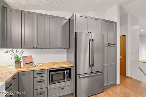 Kitchen - 19430 Citation Rd, Eagle River, AK 99577 photo 6 of 6