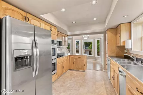 Kitchen - 17405 Kantishna Dr, Eagle River, AK 99577 photo 1 of 4