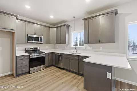 Kitchen - 19823 Gilbert Rd, Chugiak, AK 99567 photo 5 of 5