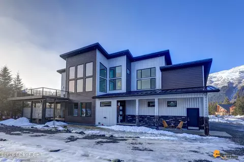 242 Tanner Cir, Girdwood, AK 99587