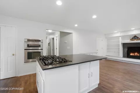 Kitchen - 20242 Constitution Dr, Eagle River, AK 99577 photo 5 of 6