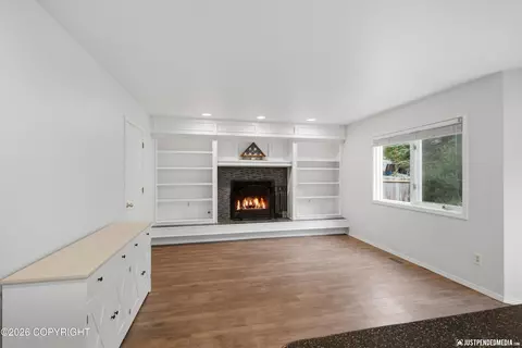 Living - 20242 Constitution Dr, Eagle River, AK 99577 photo 4 of 8