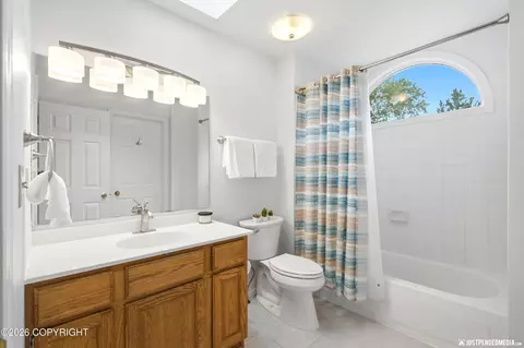 Bath - 20242 Constitution Dr, Eagle River, AK 99577 photo 6 of 6