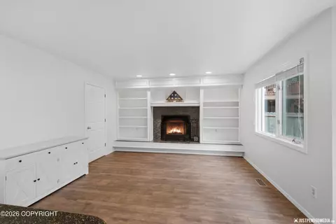 Living - 20242 Constitution Dr, Eagle River, AK 99577 photo 6 of 8