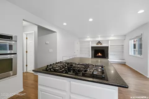 Kitchen - 20242 Constitution Dr, Eagle River, AK 99577 photo 6 of 6