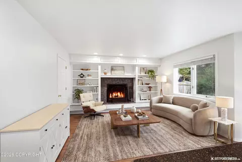 Living - 20242 Constitution Dr, Eagle River, AK 99577 photo 5 of 8
