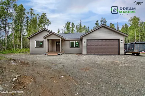 707 E Strathclyde Ln, Wasilla, AK 99654
