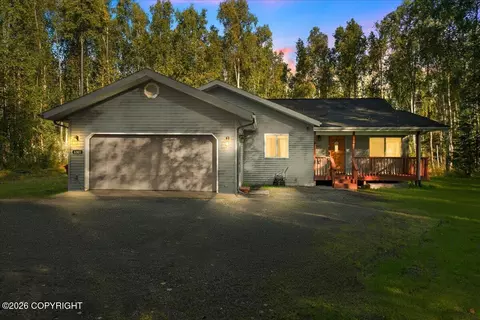 6361 W Commadore Ln, Wasilla, AK 99623