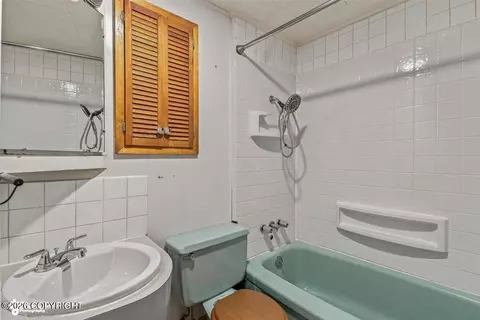 Bath - 16921 Foothill Ave, Eagle River, AK 99577 photo 1 of 3