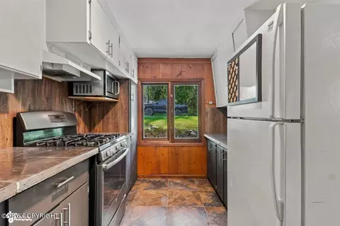 Kitchen - 16921 Foothill Ave, Eagle River, AK 99577 photo 2 of 2