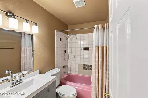 Bath - 1826 Twining Dr, Anchorage, AK 99504 photo 1 of 4