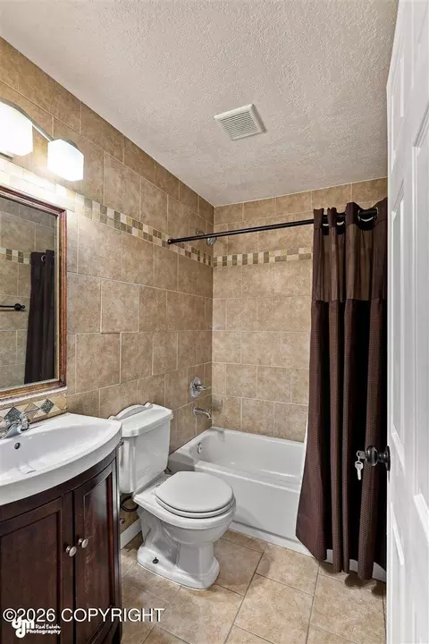 Bath - 1826 Twining Dr, Anchorage, AK 99504 photo 4 of 4