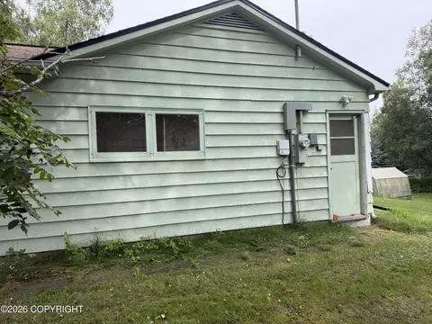 Exterior - 3217 Baxter Rd, Anchorage, AK 99504 photo 3 of 8