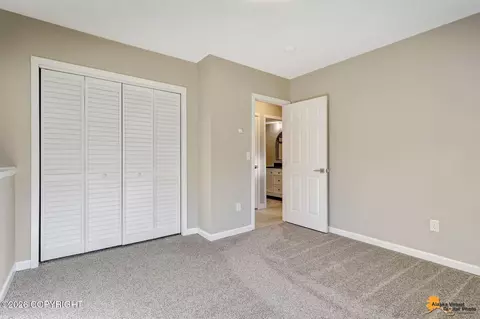 Bedroom - 18583 Mills Bay Dr, Eagle River, AK 99577 photo 4 of 5