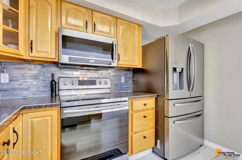 Kitchen - 18583 Mills Bay Dr, Eagle River, AK 99577 photo 3 of 6