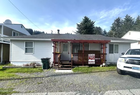 819 Hemlock St, Kodiak, AK 99615